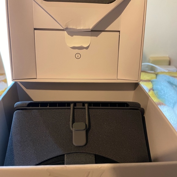 Google Daydream View . - Picture 2 of 13